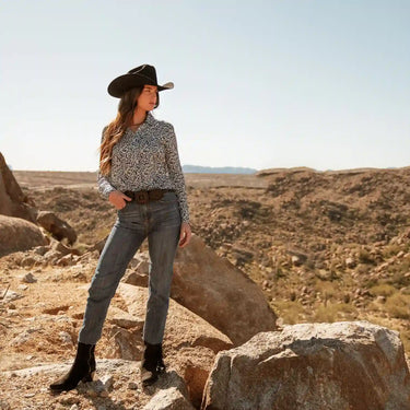 Stetson-Skyline-6X-Black-Cowboy-Hat-Female-Lifestyle