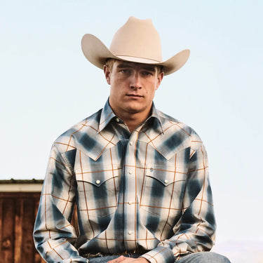 Stetson-Skyline-6X-Silverbelly-Cowboy-Hat-Male-Lifestyle2