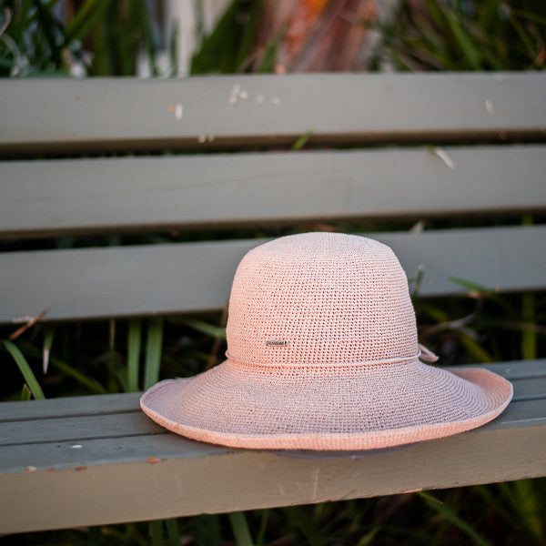 Sun 'N' Sand - Raffia Wide Brim Crocheted Cloche Hat with Raffia Flower Hats - Stock Image 2